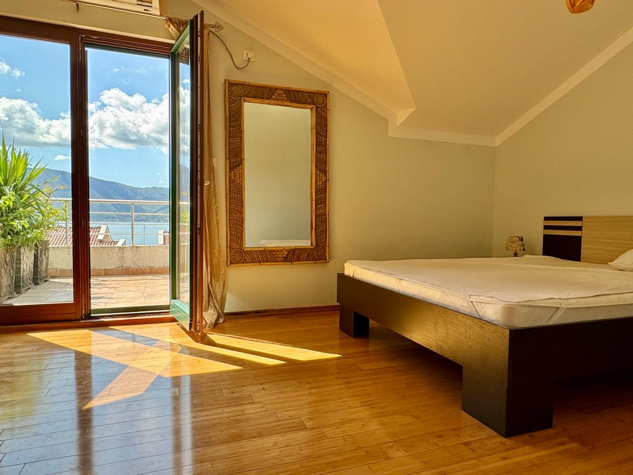 Risan Duplex Apartment – 130 m², Sea View & Pool, Montenegro – MRENB109