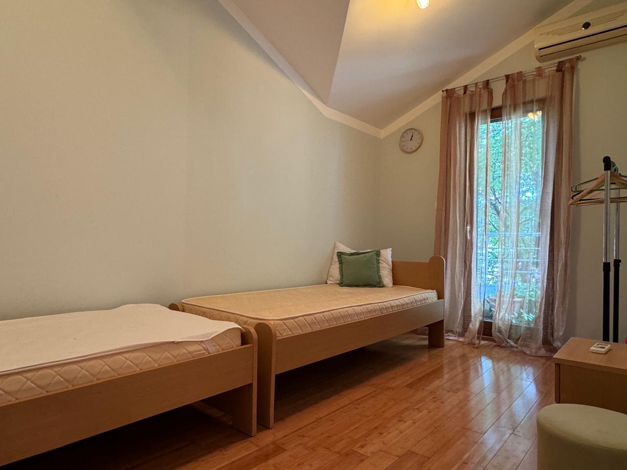 Risan Duplex Apartment – 130 m², Sea View & Pool, Montenegro – MRENB109