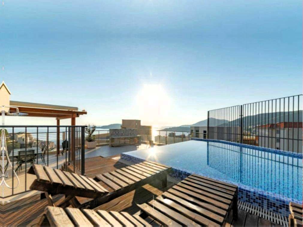 Rafailovici Penthouse with Sea View – 149 m², Rooftop Pool & Terrace, Montenegro – MREMT-01