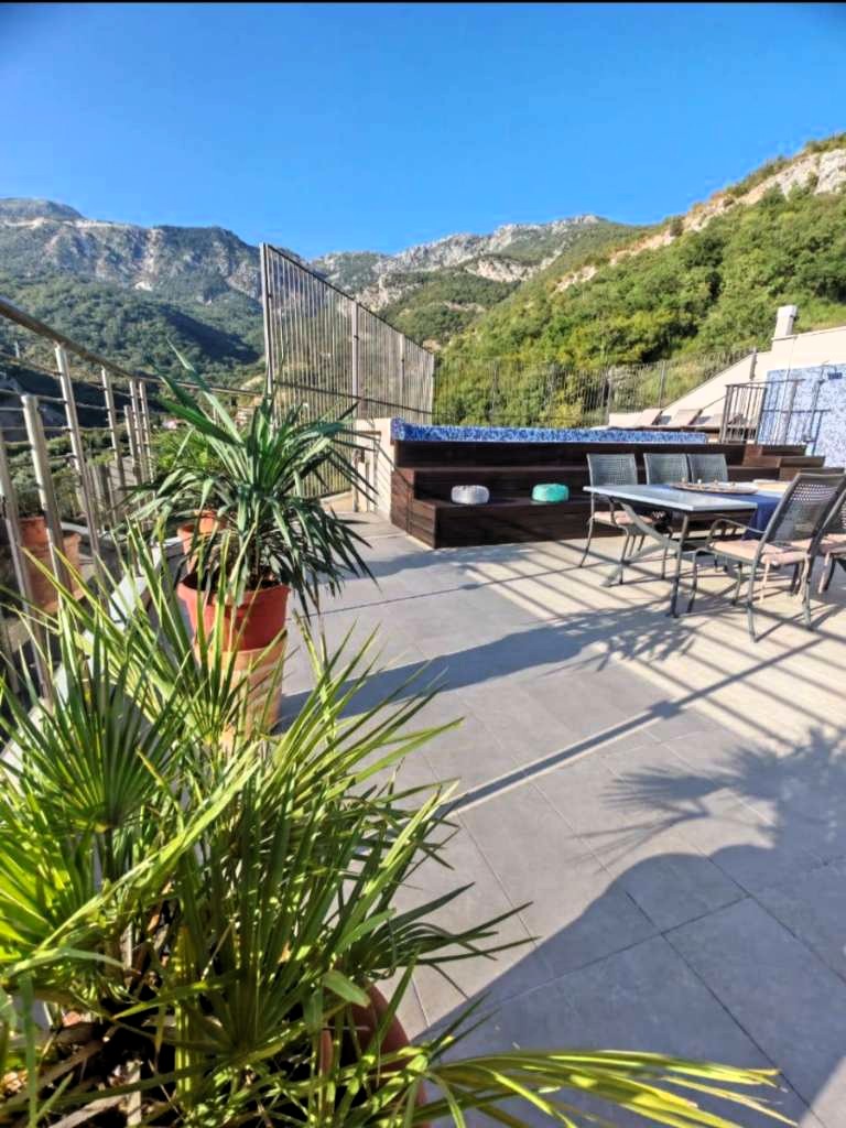 Rafailovici Penthouse with Sea View – 149 m², Rooftop Pool & Terrace, Montenegro – MREMT-01