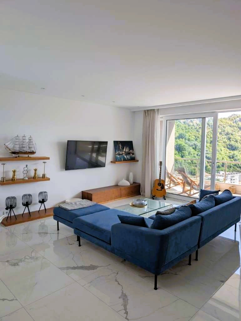 Rafailovici Penthouse with Sea View – 149 m², Rooftop Pool & Terrace, Montenegro – MREMT-01