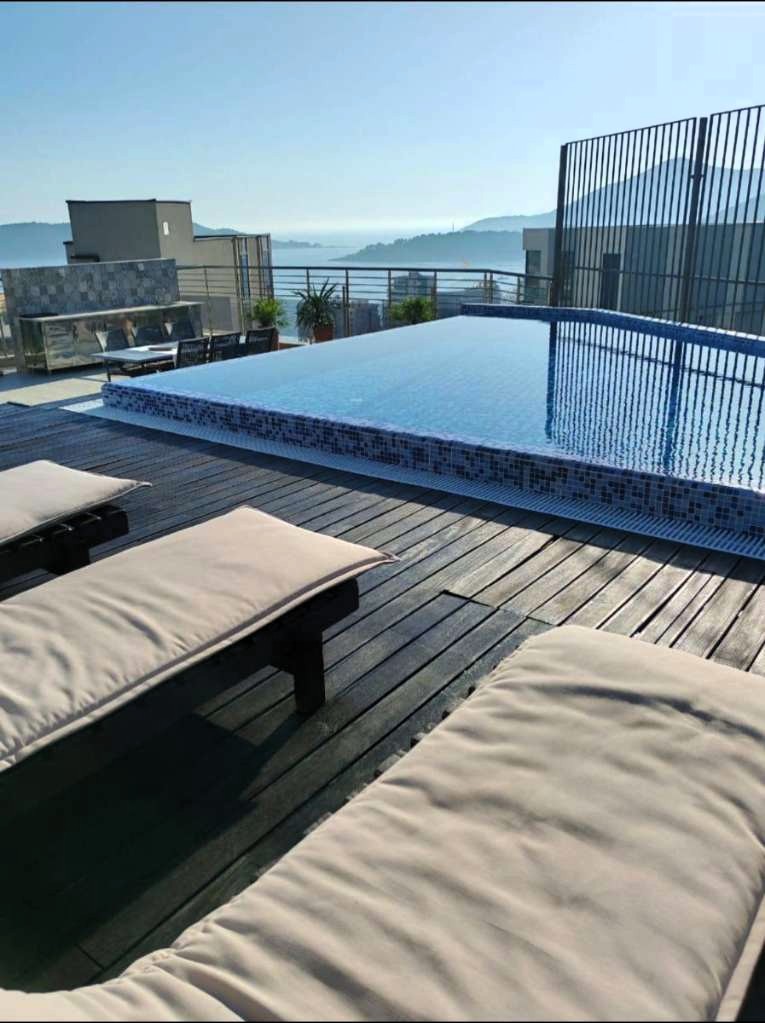 Rafailovici Penthouse with Sea View – 149 m², Rooftop Pool & Terrace, Montenegro – MREMT-01