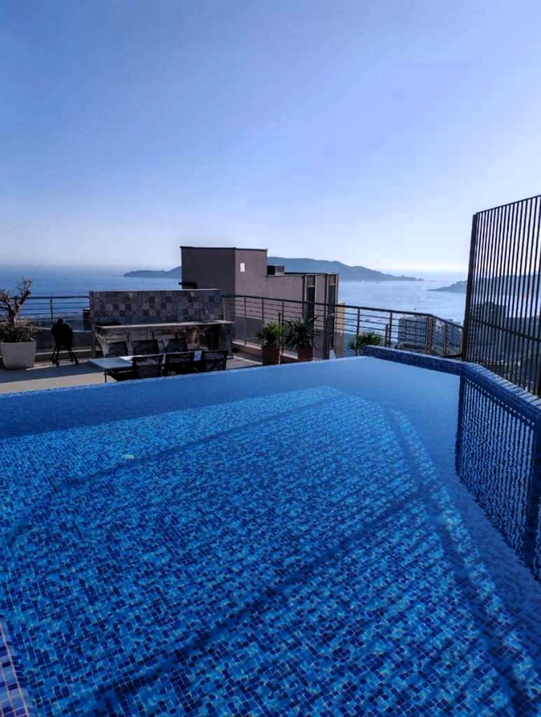 Rafailovici Penthouse with Sea View – 149 m², Rooftop Pool & Terrace, Montenegro – MREMT-01