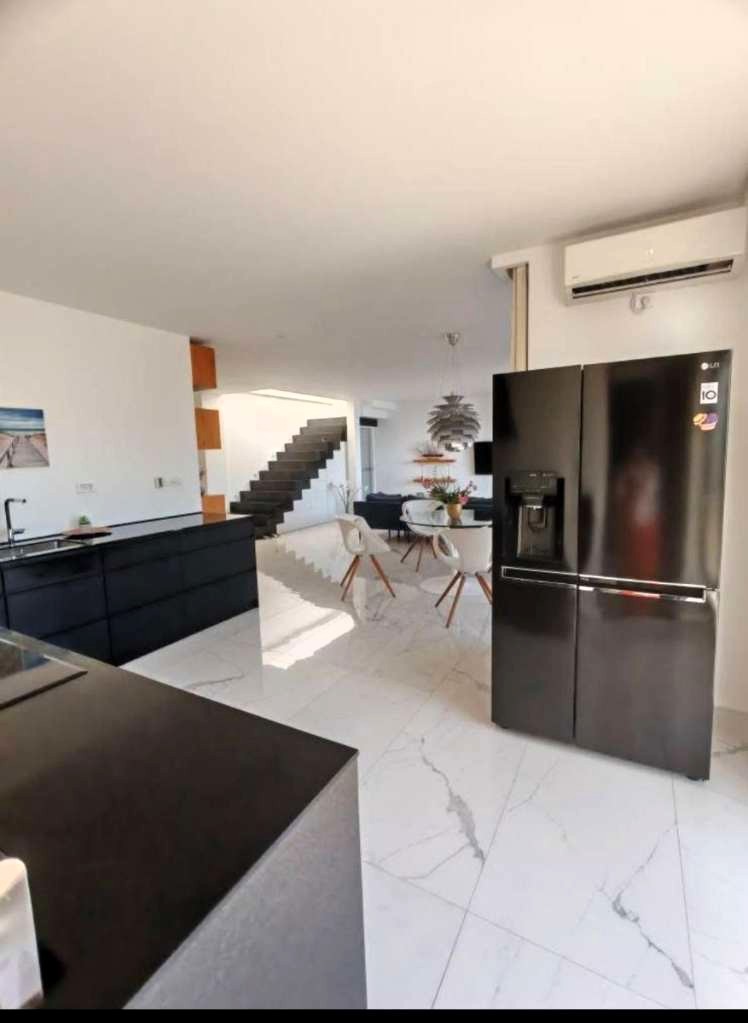 Rafailovici Penthouse with Sea View – 149 m², Rooftop Pool & Terrace, Montenegro – MREMT-01