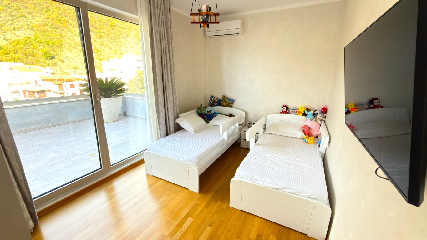 Luxury Penthouse Sea View Bečići – 463 m² With Terrace, Montenegro – MREDV2