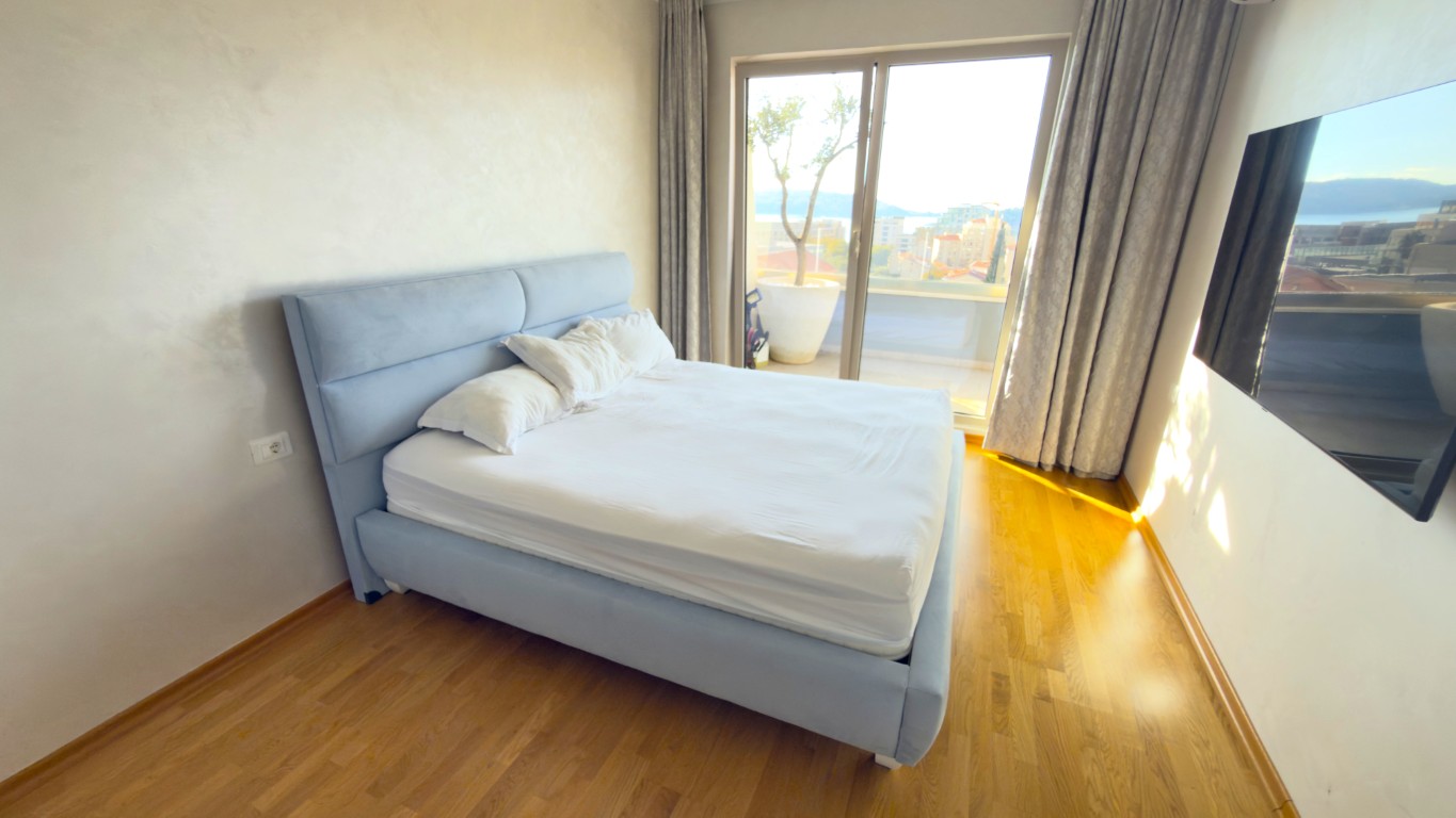 Luxury Penthouse Sea View Bečići – 463 m² With Terrace, Montenegro – MREDV2