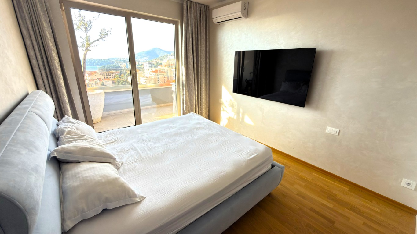 Luxury Penthouse Sea View Bečići – 463 m² With Terrace, Montenegro – MREDV2