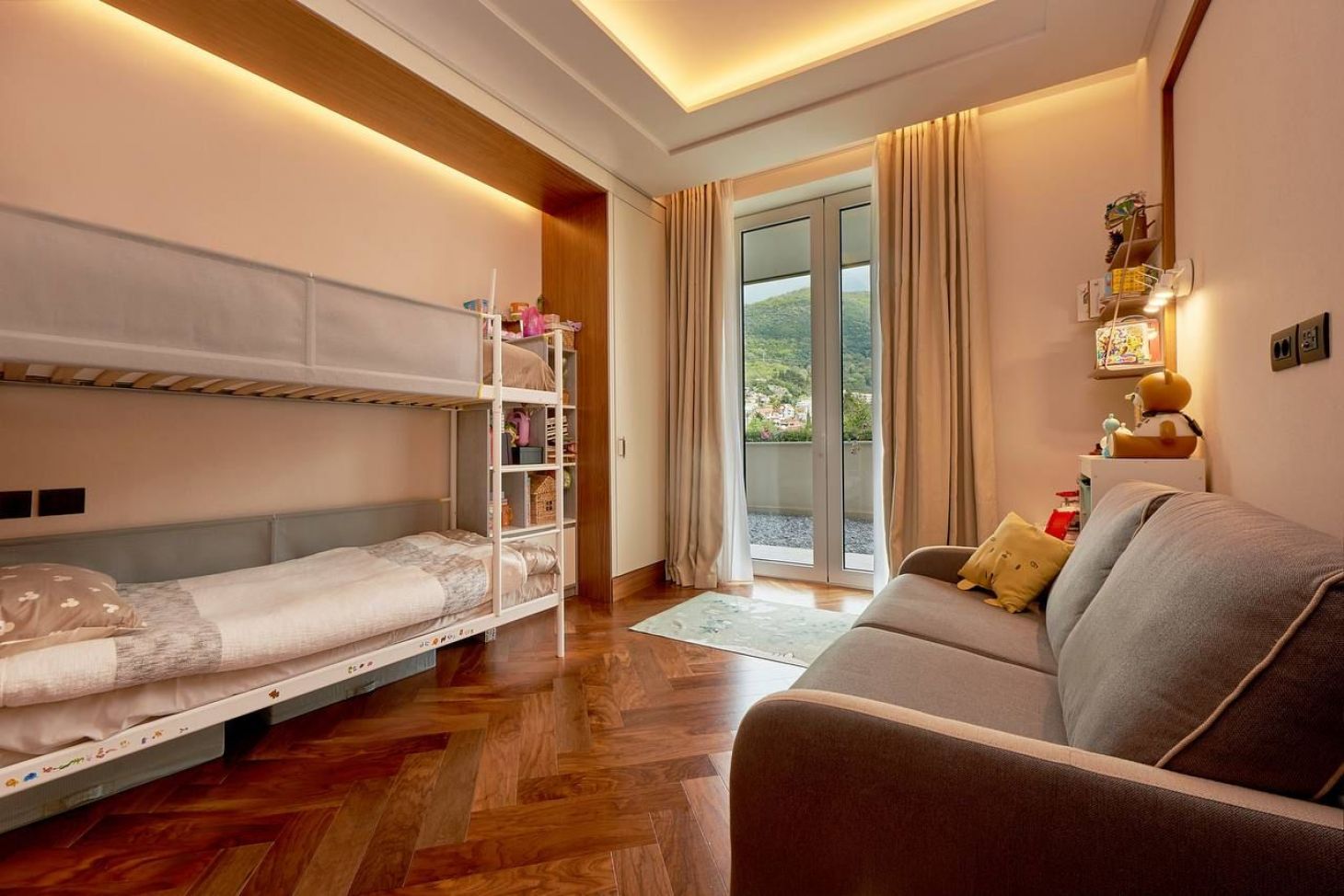 Porto Montenegro Sea View Apartment for Sale – 140 m² Luxury, Montenegro – MREMB1