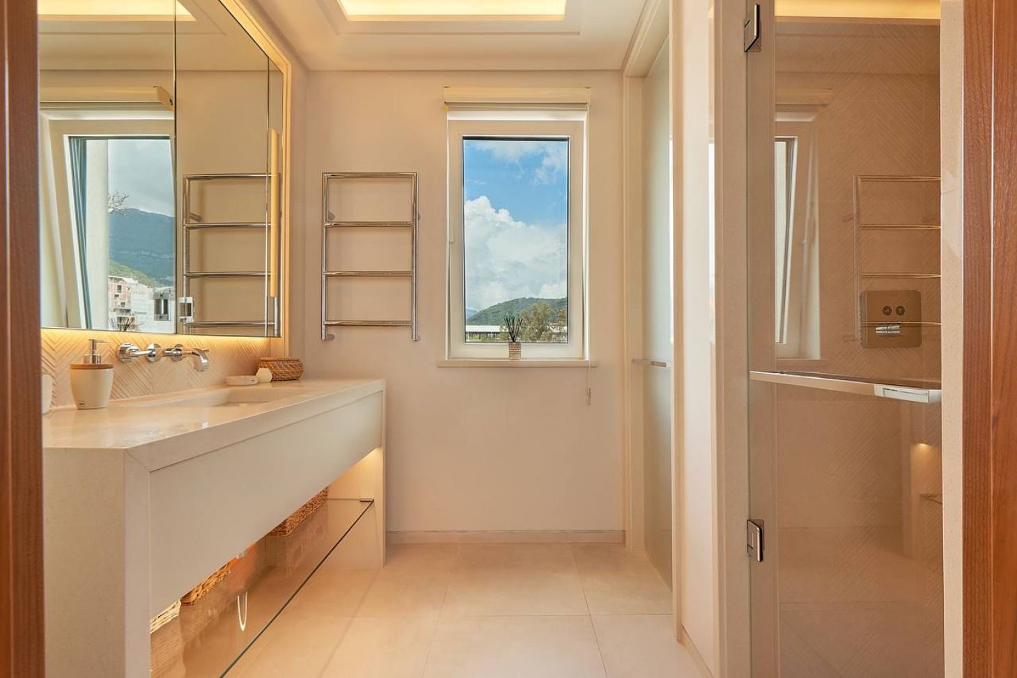 Porto Montenegro Sea View Apartment for Sale – 140 m² Luxury, Montenegro – MREMB1