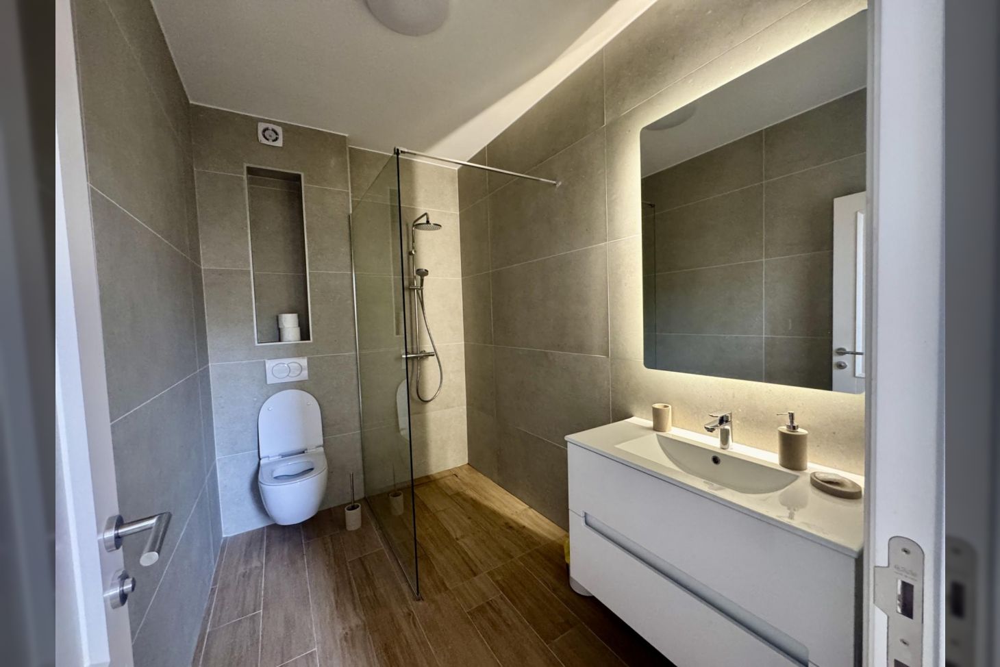 Duplex Apartment for Rent Tivat with Large Terraces, Montenegro – MRERMB3