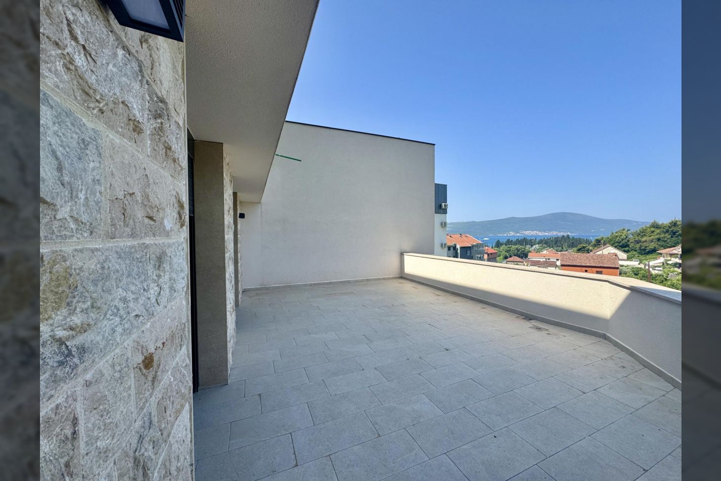 Duplex Apartment for Rent Tivat with Large Terraces, Montenegro – MRERMB3