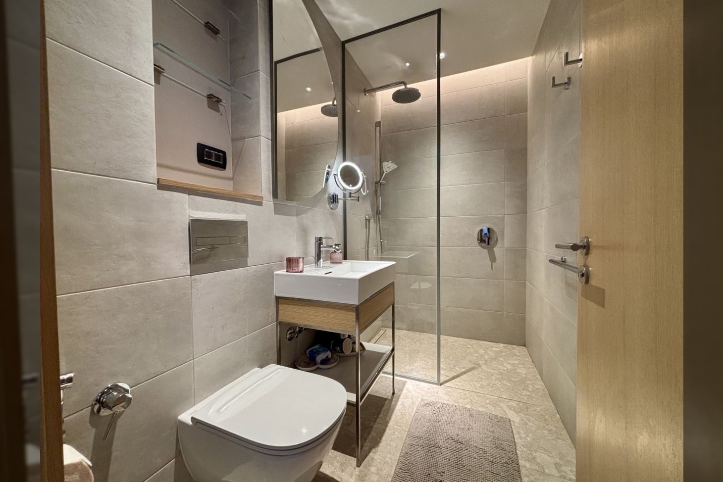 Three Bedroom Apartment Boka Place Porto Montenegro, Montenegro – MRERMB4