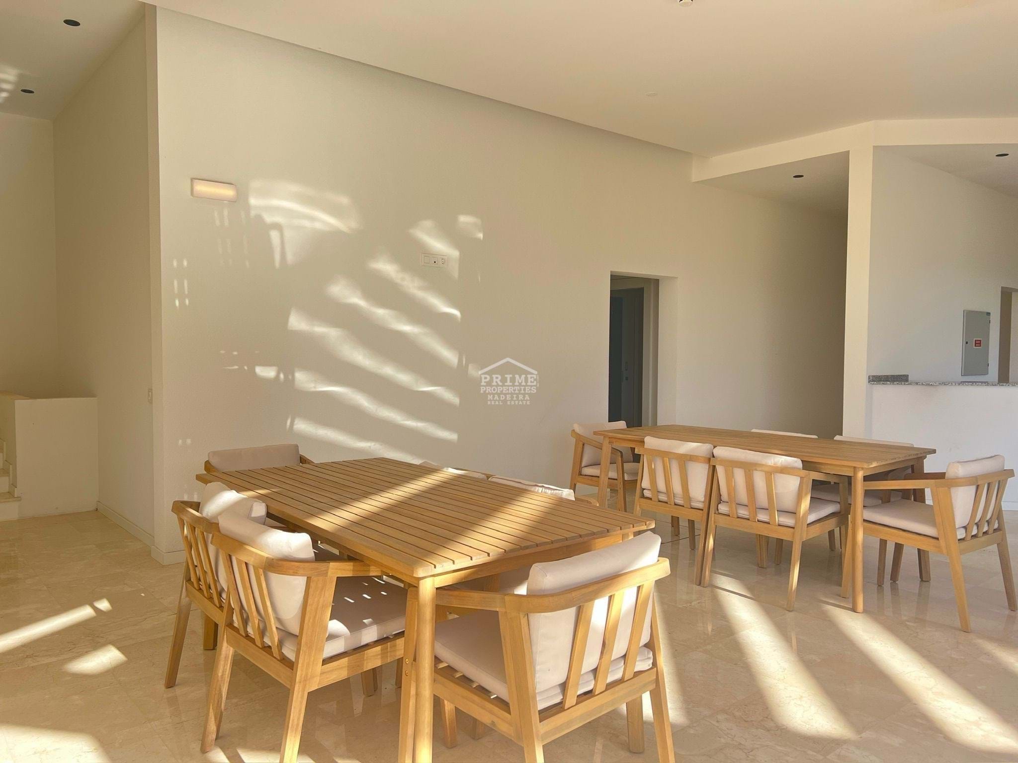 4 bedroom Apartment in São Martinho, Ilha Da Madeira, Portugal – 1270 T4 (a)