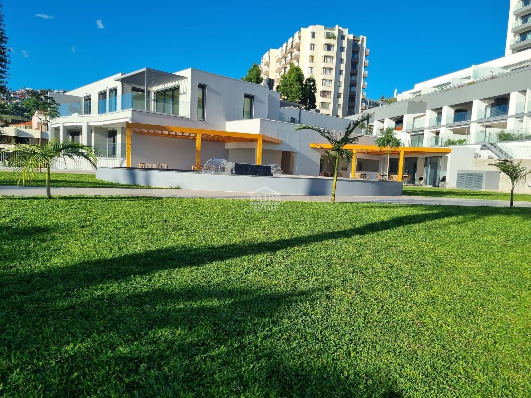 4 bedroom Apartment in São Martinho, Ilha Da Madeira, Portugal – 1270 T4 (a)