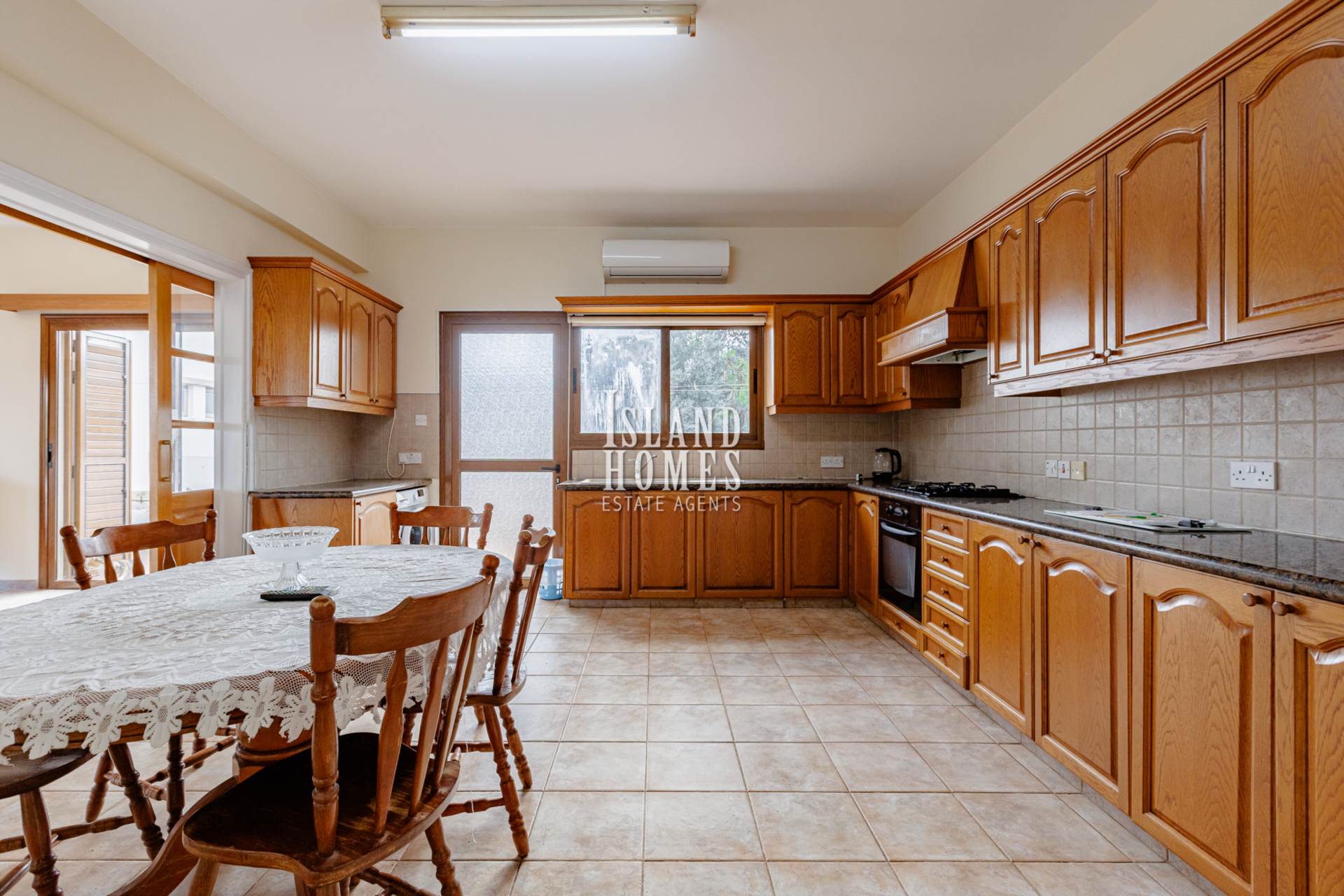 2 bedroom Bungalow in Deryneia, Famagusta, Cyprus – DeR193