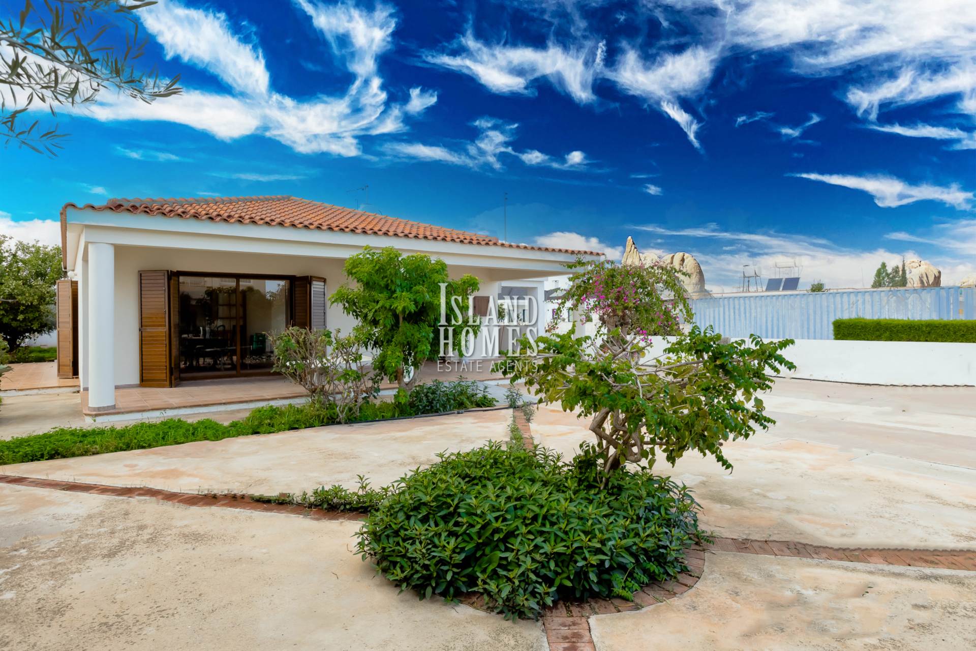 2 bedroom Bungalow in Deryneia, Famagusta, Cyprus – DeR193