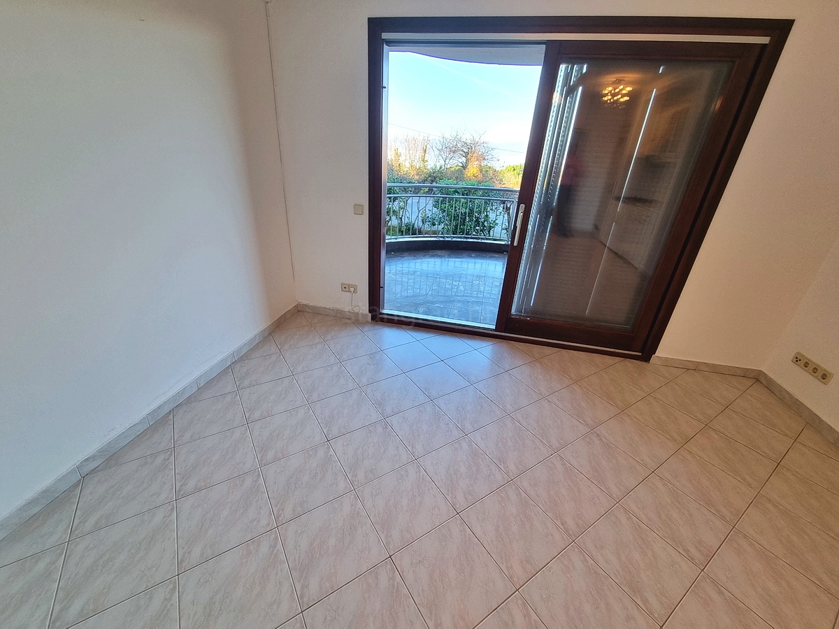 2 bedroom apartment in Malinska-Dubašnica, Croatia – 103575