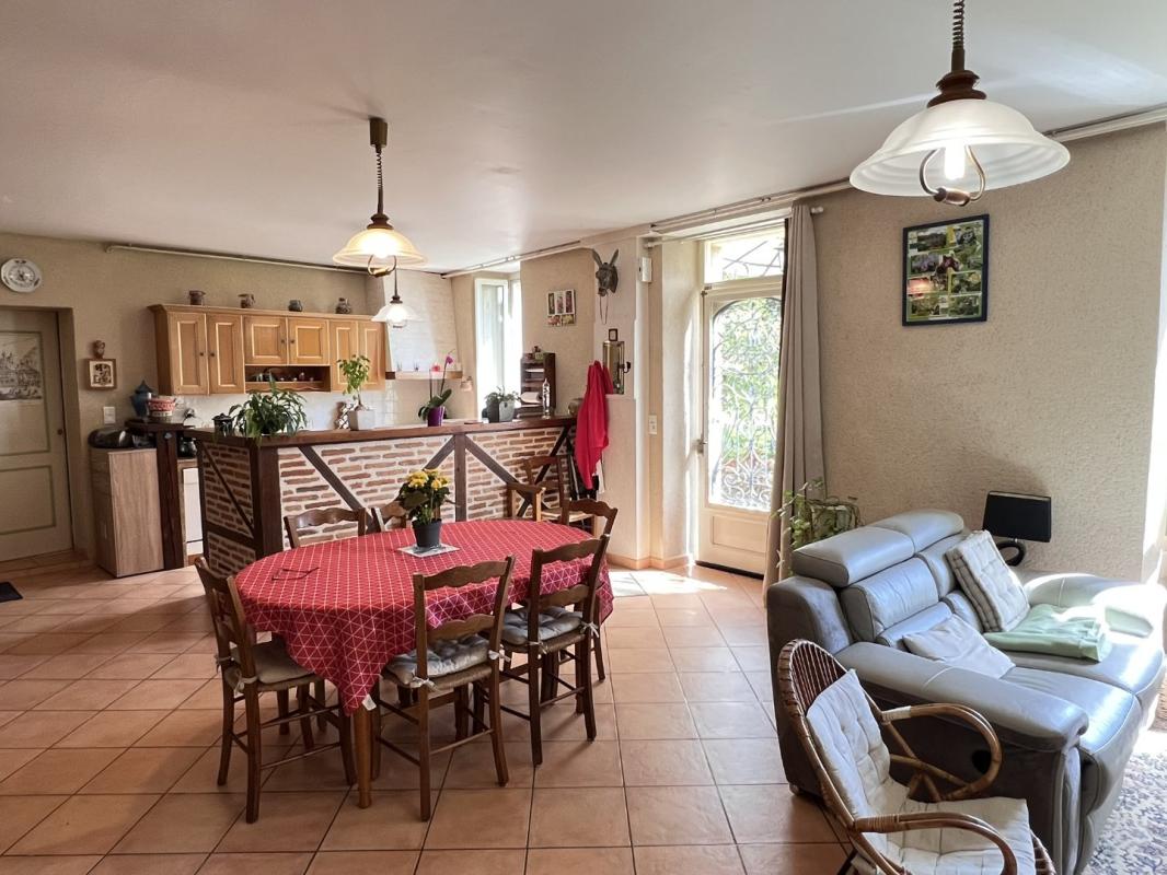 3 bedroom maison in Figeac, Lot, France – C0D0984BCFEB4BEF