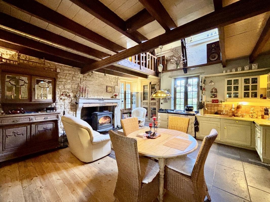 6 bedroom propriete in Saint Gourson, Charente, France