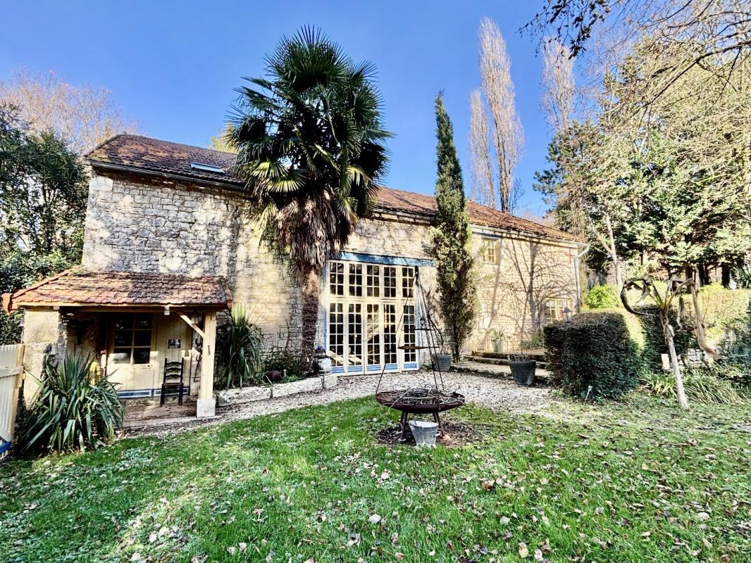 6 bedroom propriete in Saint Gourson, Charente, France