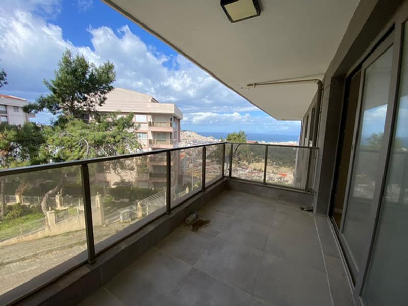 Two bedroom Apartment with balcony sea views – TC1934