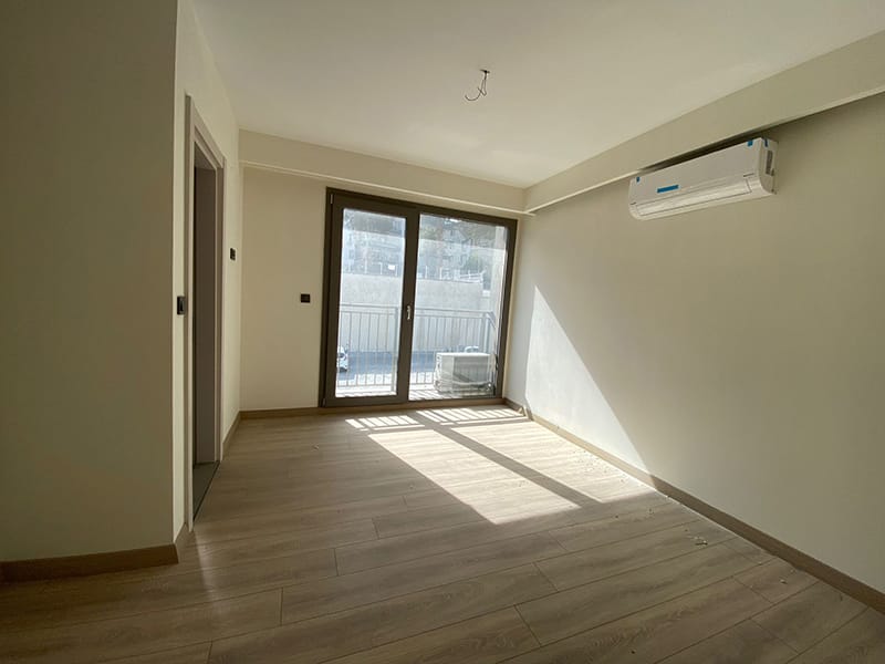 Two bedroom Apartment with balcony sea views – TC1934