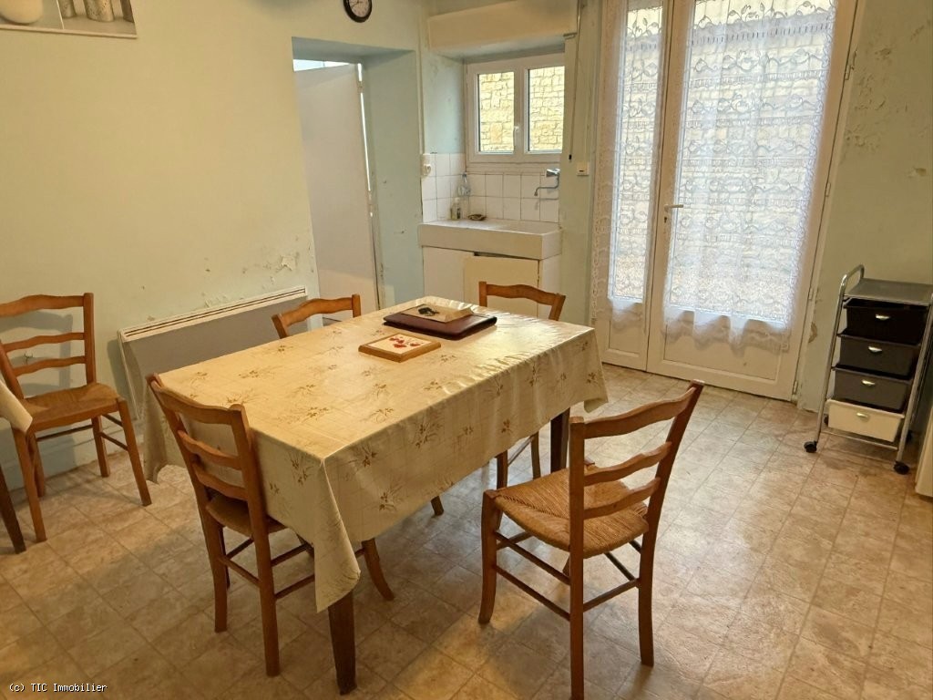 2 bedroom House in Mansle, France – r7405