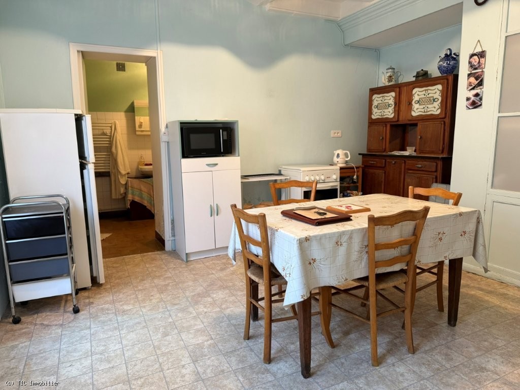 2 bedroom House in Mansle, France – r7405