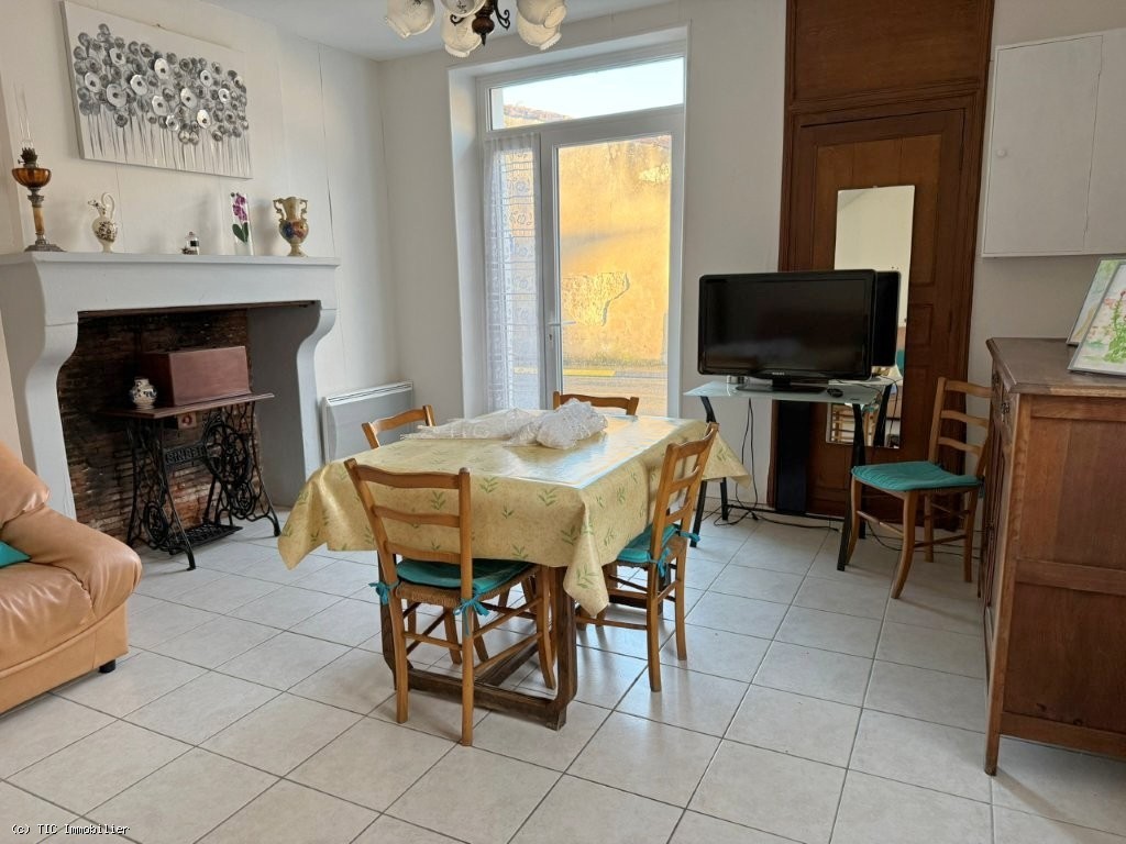 2 bedroom House in Mansle, France – r7405