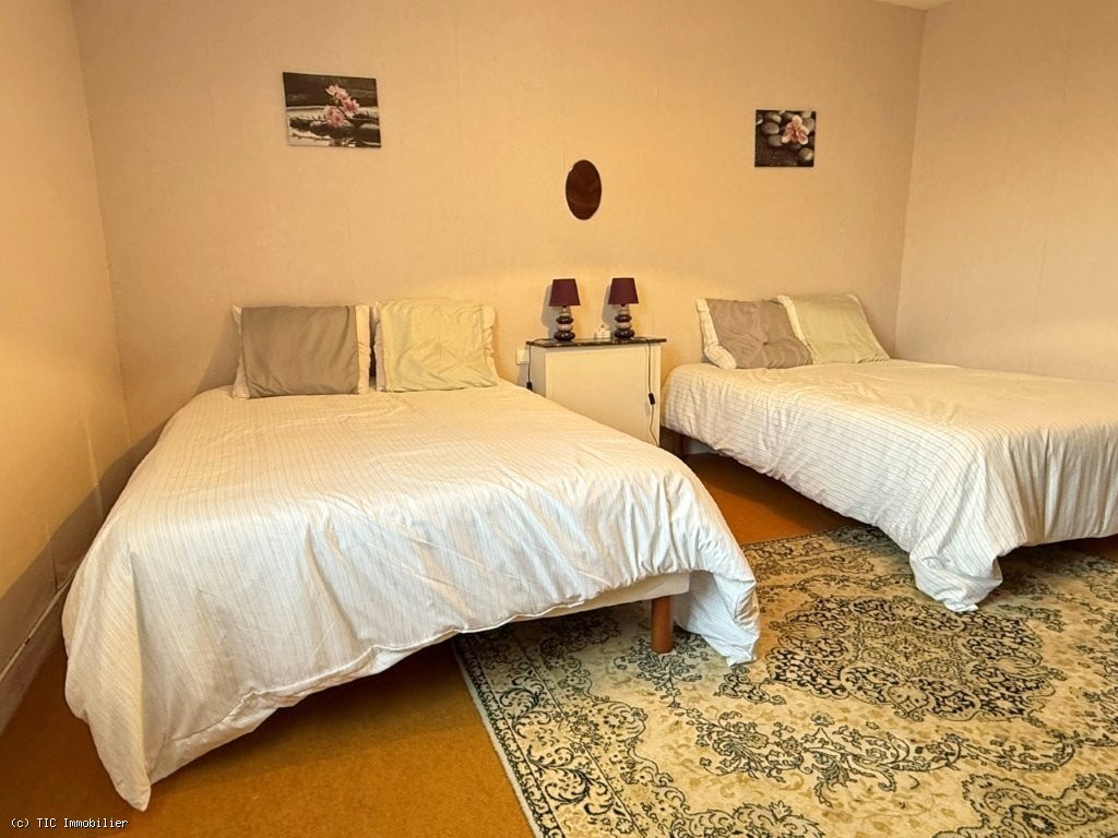 2 bedroom House in Mansle, France – r7405