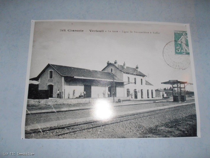 6 bedroom House in Verteuil-Sur-Charente, France – r7032