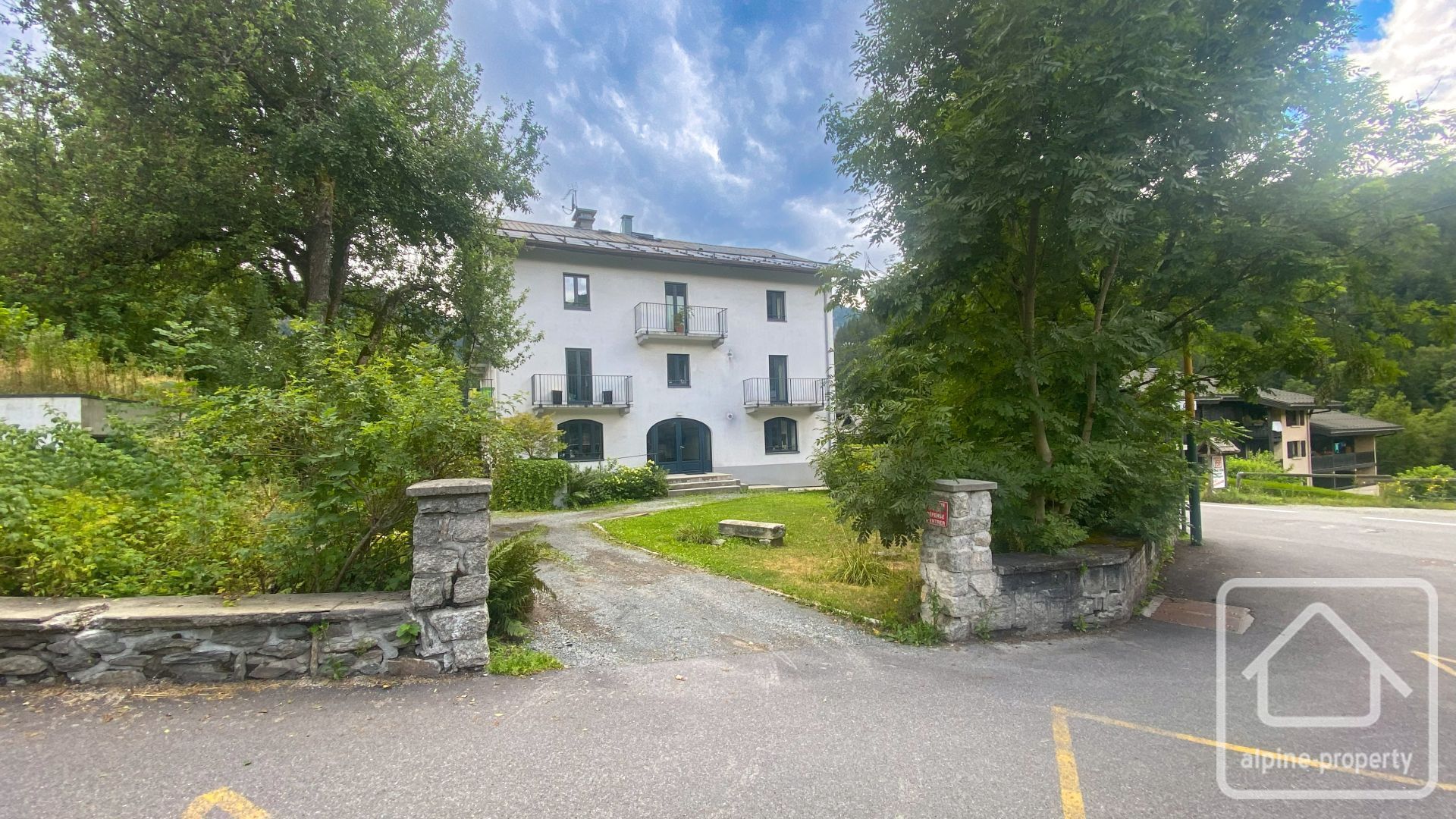 Stunning Duplex Apartment Close To Chamonix And Geneva With Mont Blanc Views, Storage, Garage & Private Parking – APPTDELACHAPELLE