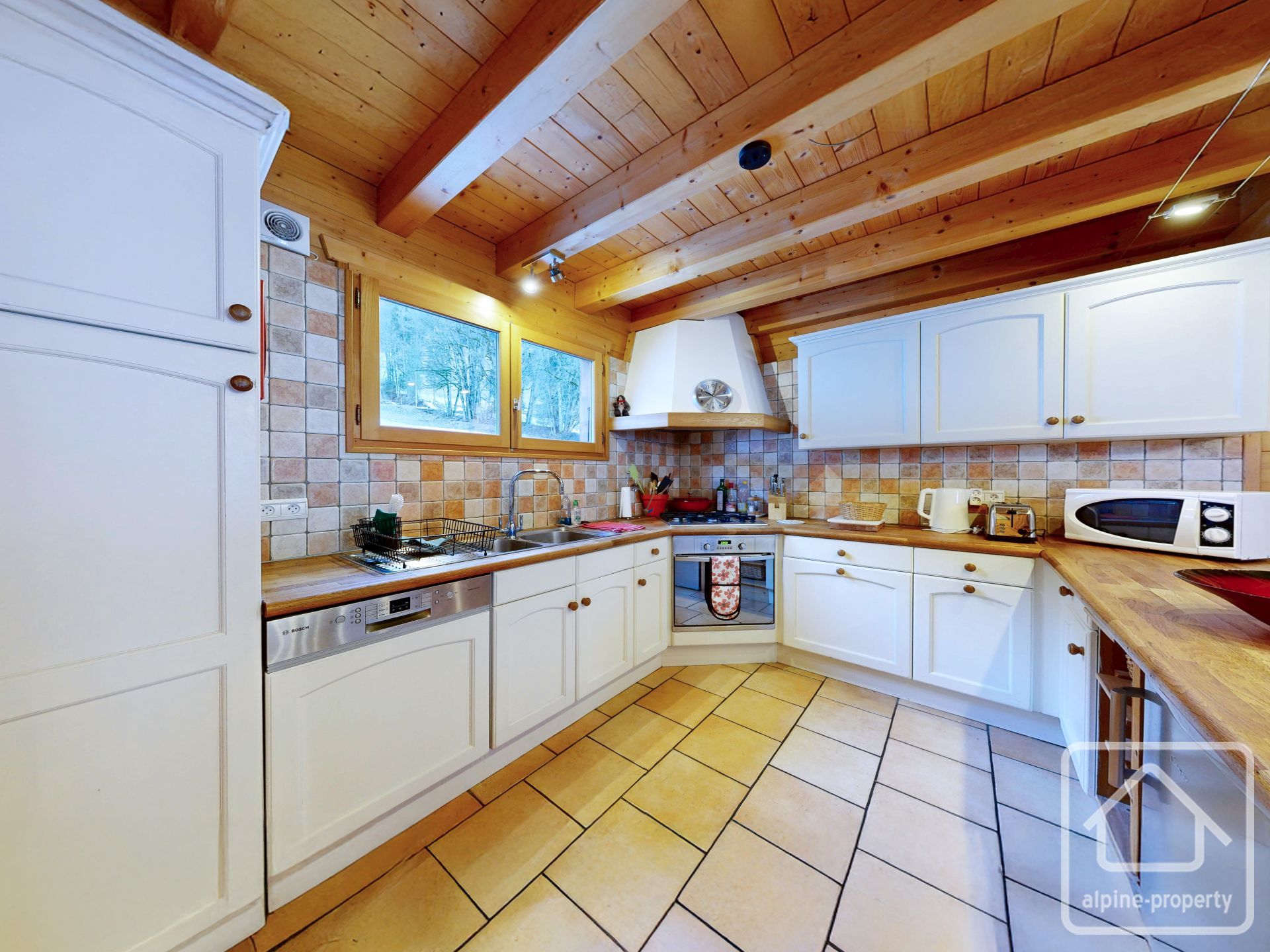 A Beautiful And Modern Semi Detached Chalet Within Easy Walking Distance Of The Main Chairlift. – PASCAL