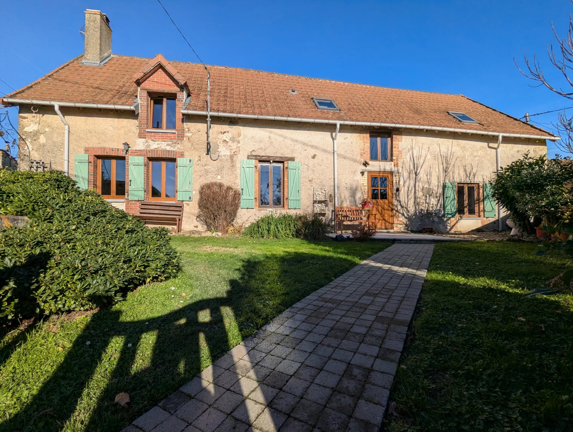 Beautifully presented 3 bedroom cottage, Poitou-Charentes – France – BVI83446