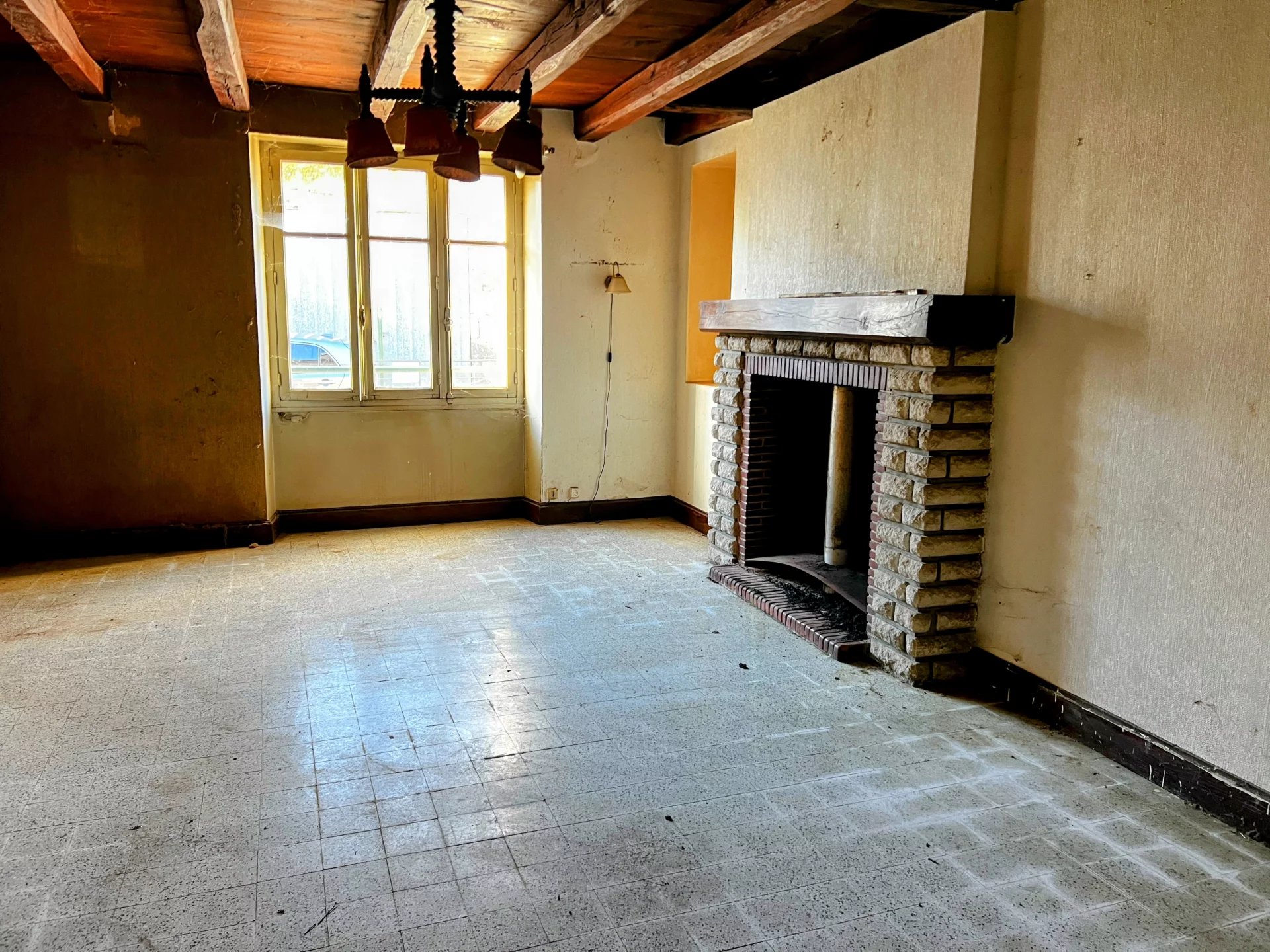 House to Renovate with Barn and Garden, Limousin – France – BVI81176