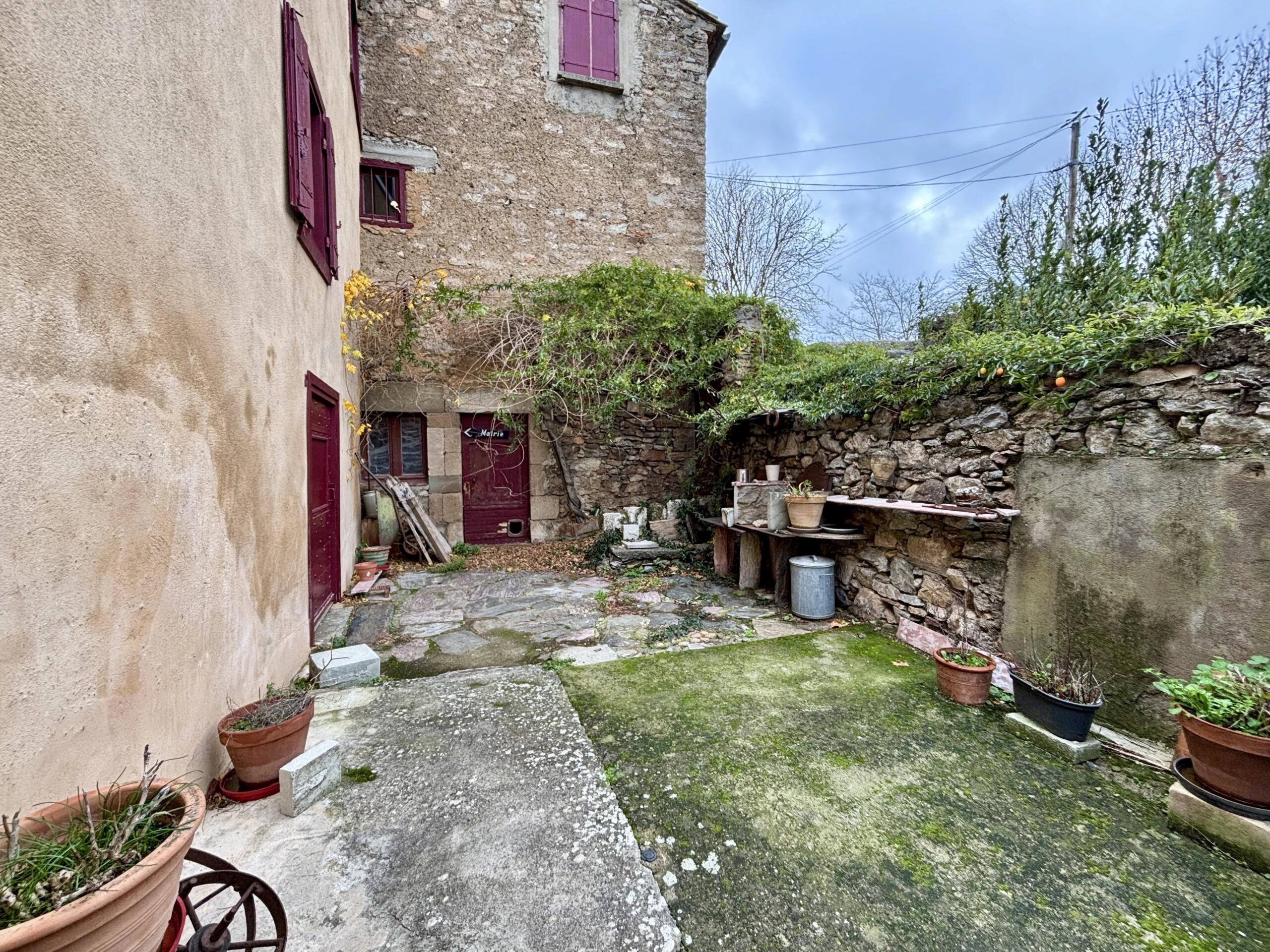Charming stone house in sought-after Minervois village, Languedoc-Roussillon – France – BVI83867