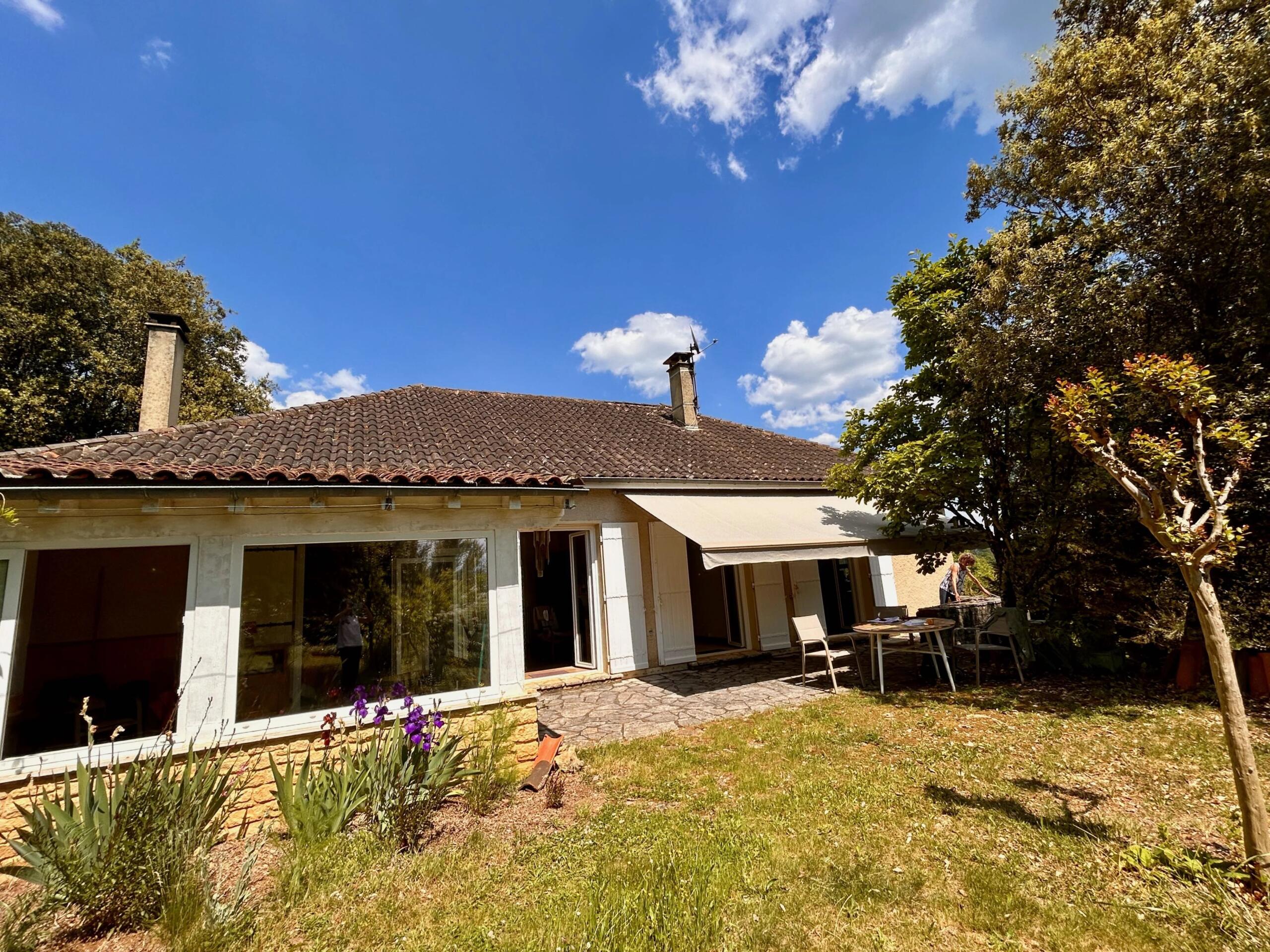 3-bed house with stunning views near Sarlat, Nouvelle-Aquitaine – France – BVI81142