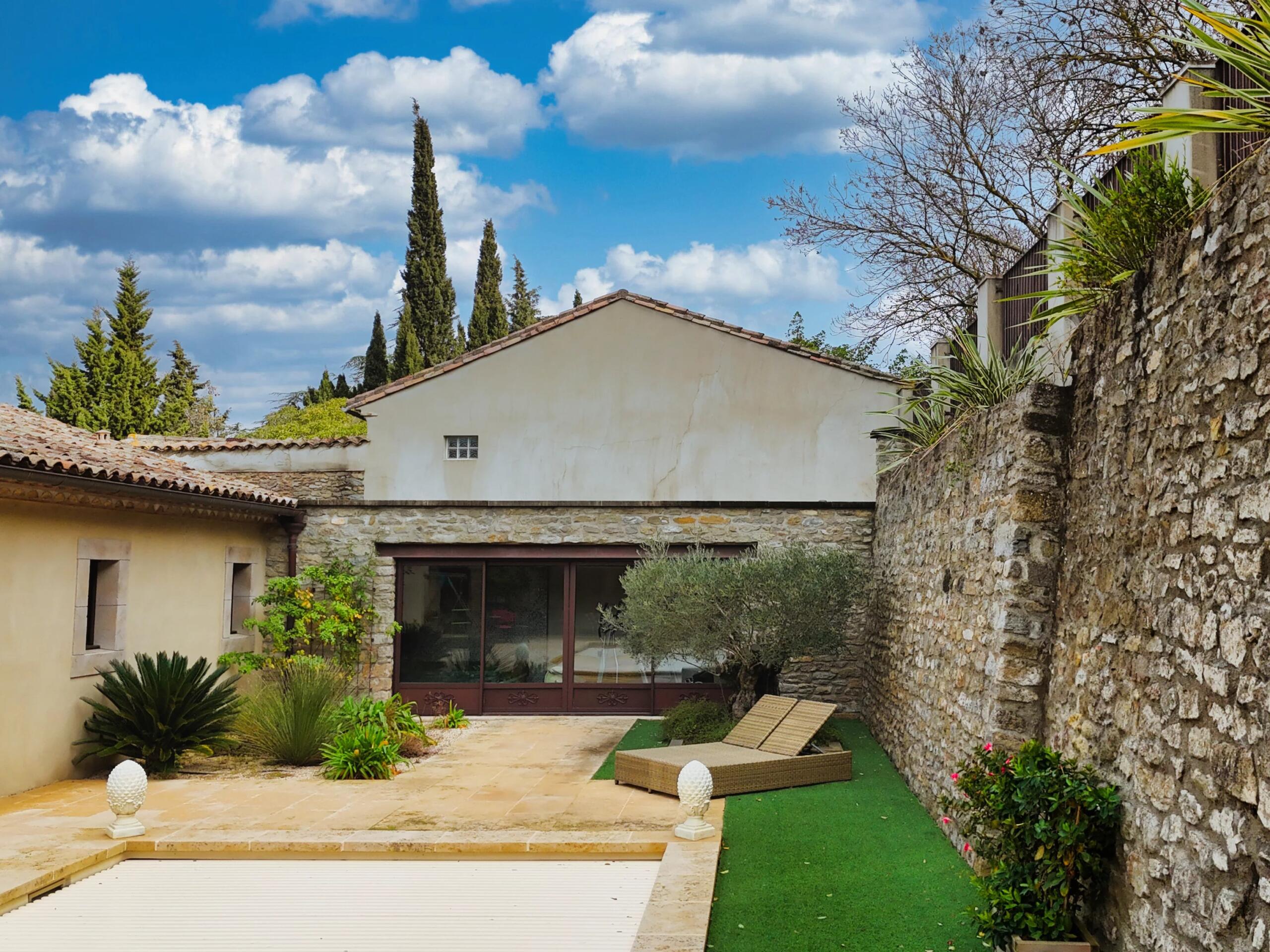 Superb property near Carcassonne offering a unique blend of ultra-modern design and character, Languedoc-Roussillon – France – BVI83559