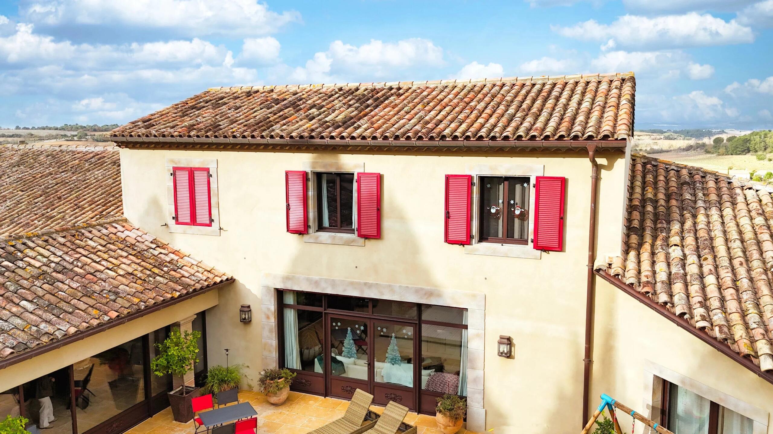 Superb property near Carcassonne offering a unique blend of ultra-modern design and character, Languedoc-Roussillon – France – BVI83559