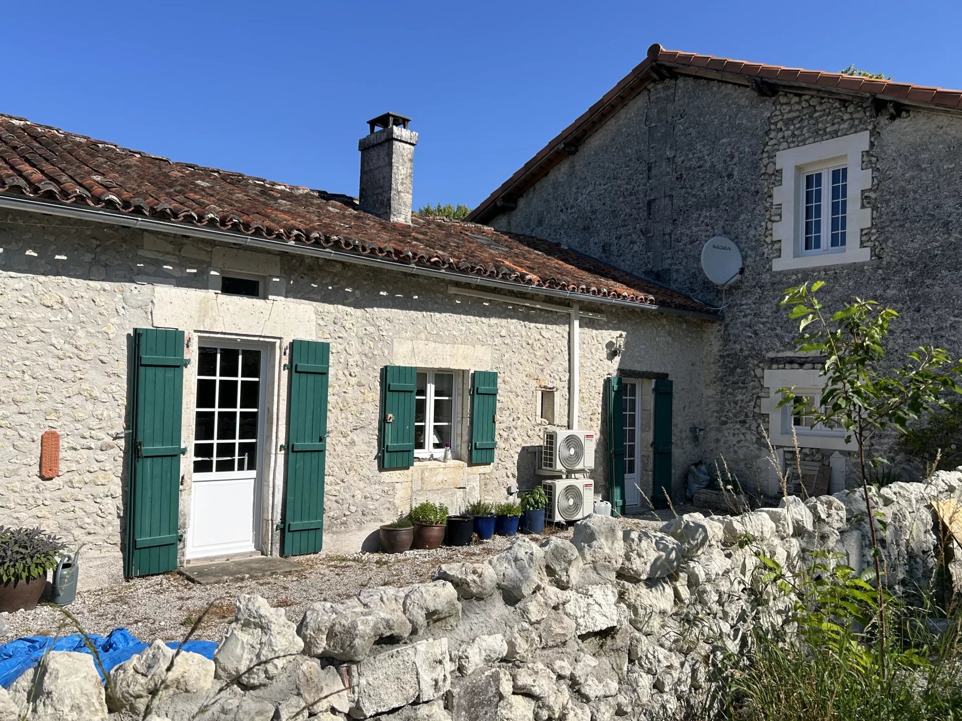 Character house with swimming pool and magnificent partially renovated barn project., Aquitaine – France – BVI81388