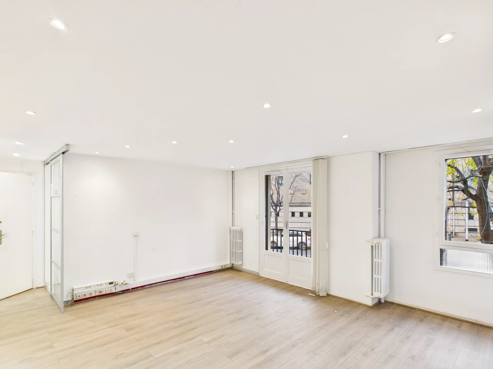 Apartment for sale, requiring renovation, located steps from the Rotonde in Aix-en-Provence., Provence-Alpes-Côte d’Azur – France – BVI83824