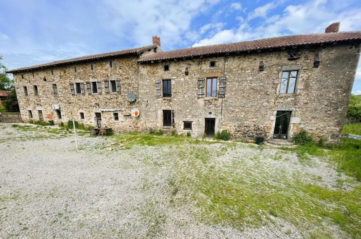 5 bedroom corps de ferme in Vayres, Haute-Vienne, France