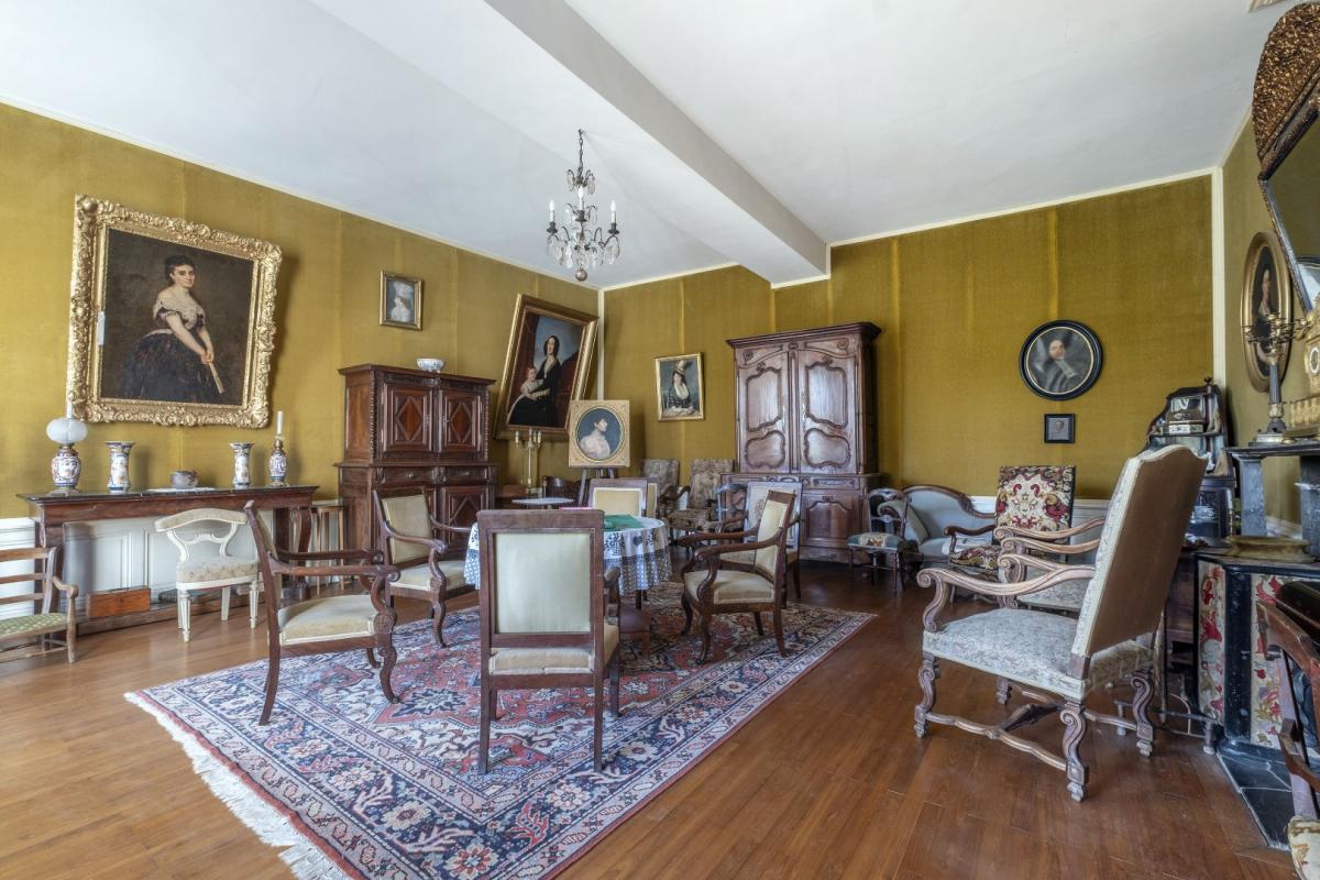 10 bedroom maison in Beauvoir Sur Niort, Deux-Sèvres, France