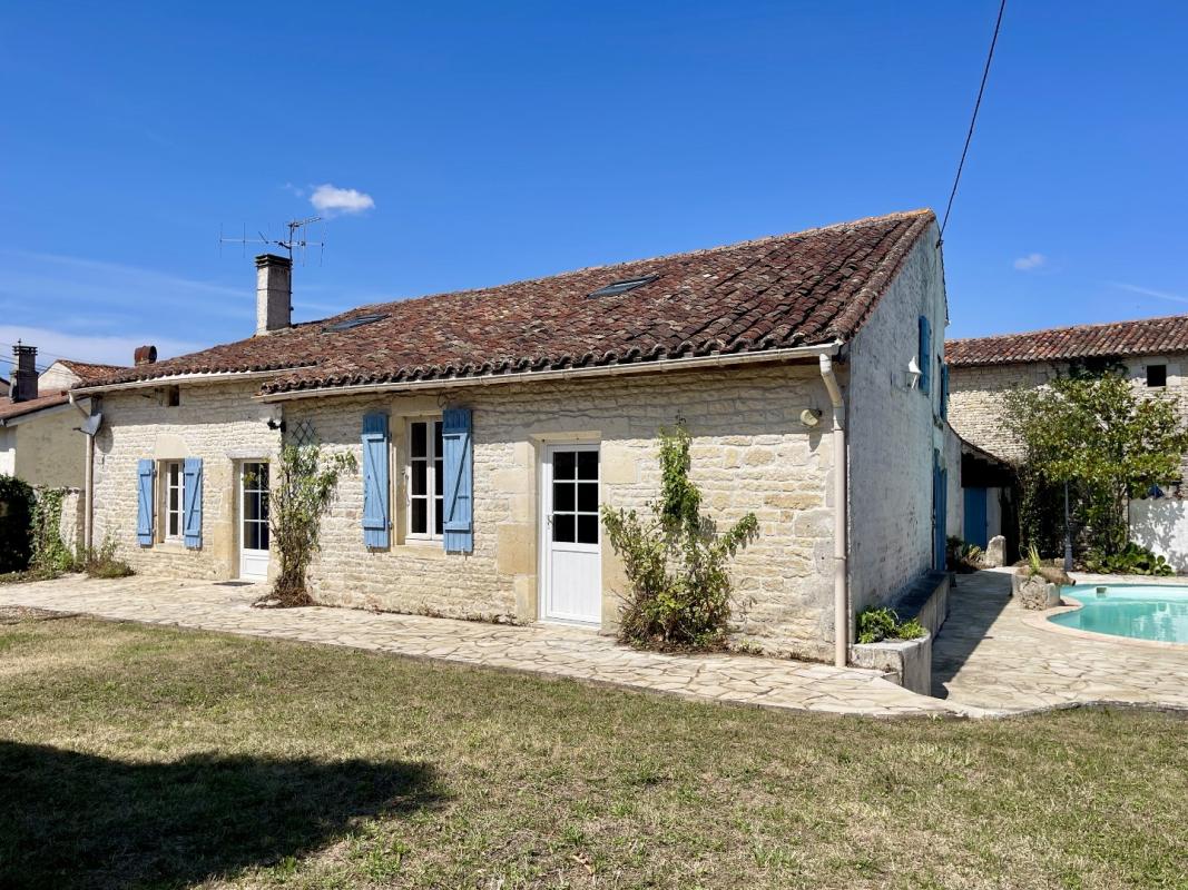 3 bedroom maison in Fontaine Chalendray, Charente-Maritime, France – 0FA2F80469EC48B0