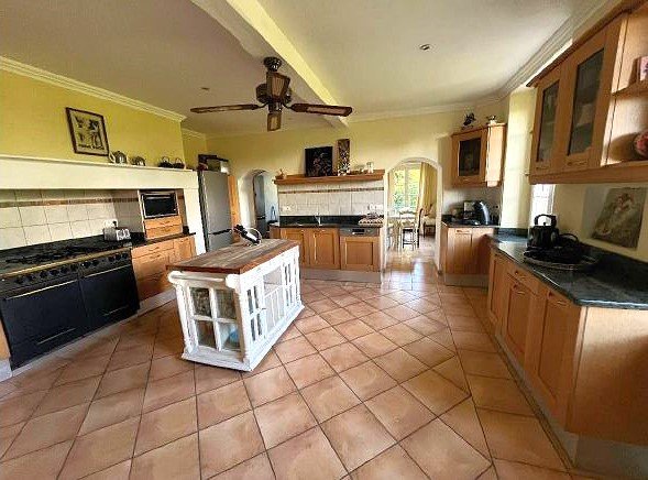 6 bedroom chateau in Lisle-sur-tarn, Tarn, France – F48B57CCD225439C