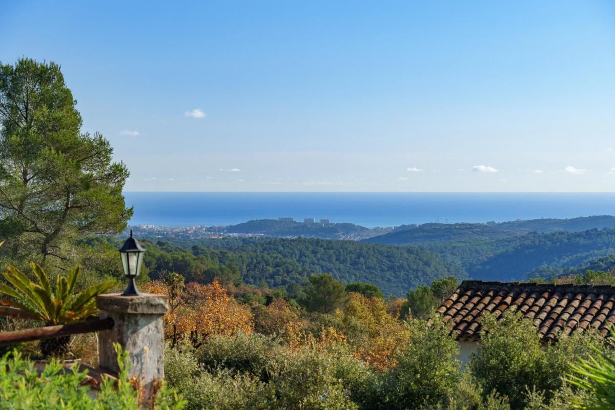 4 bedroom mas in Tourrettes-sur-loup, Alpes-Maritimes, France – 12030396570