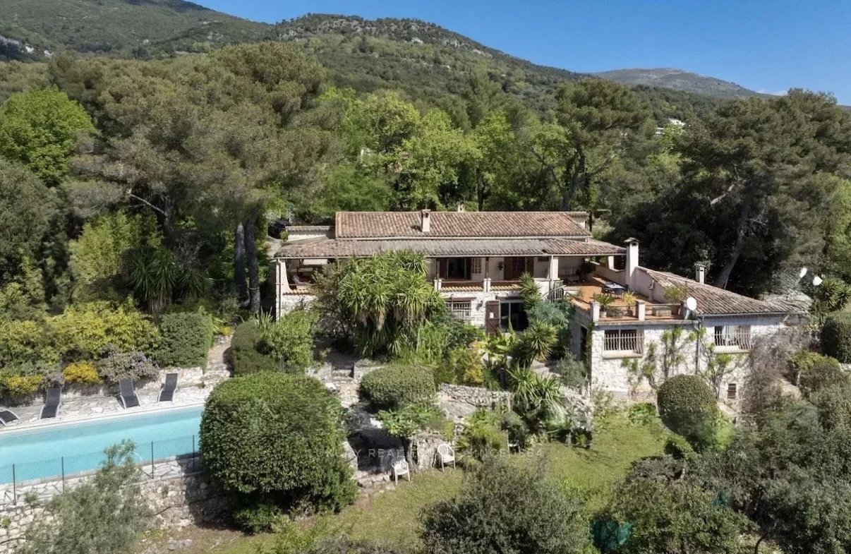 4 bedroom mas in Tourrettes-sur-loup, Alpes-Maritimes, France – 12030396570