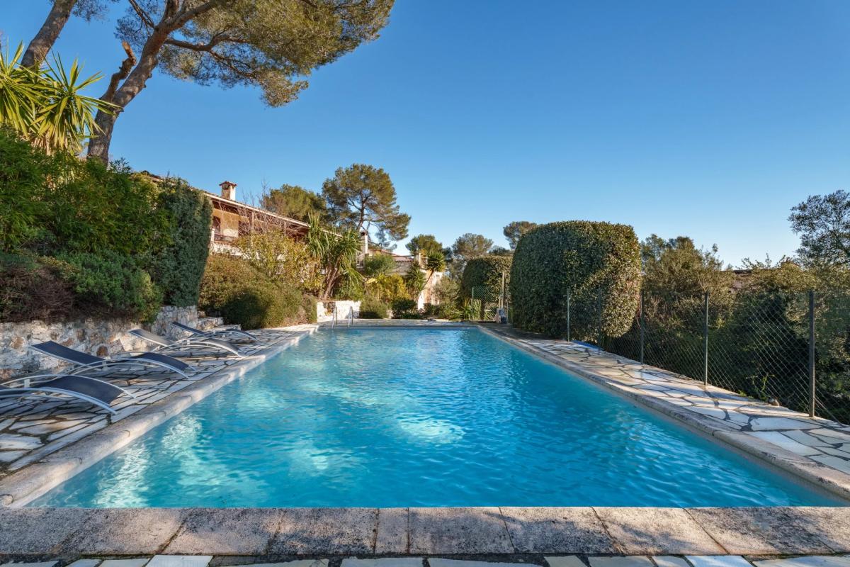 4 bedroom mas in Tourrettes-sur-loup, Alpes-Maritimes, France – 12030396570