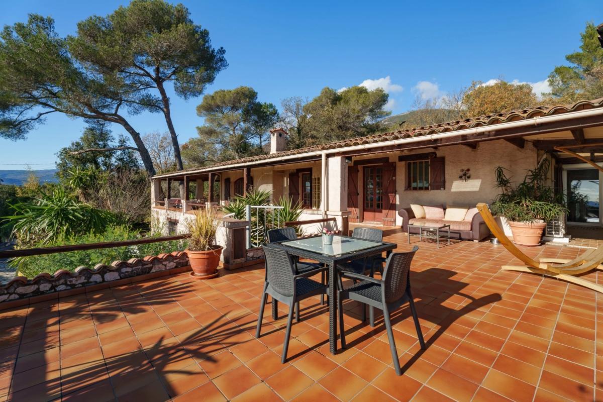 4 bedroom mas in Tourrettes-sur-loup, Alpes-Maritimes, France – 12030396570