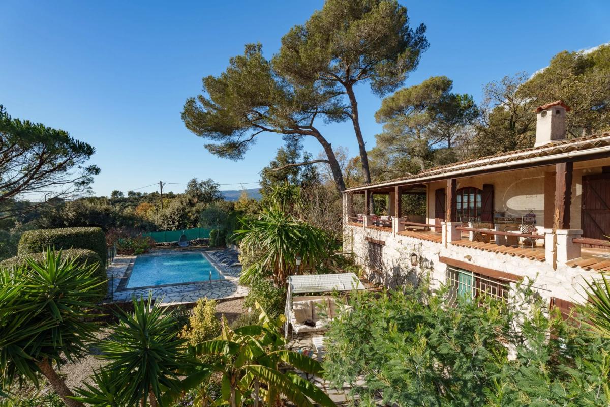 4 bedroom mas in Tourrettes-sur-loup, Alpes-Maritimes, France – 12030396570